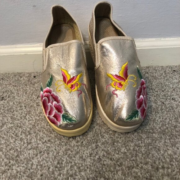 Brash Gold Floral Embroidered Slip-On Flats – Size 8 - Picture 6 of 8